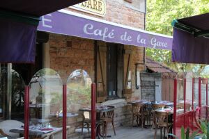 Maconnais-café at the station