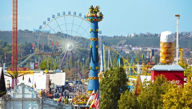 Le Cannstatter Wasen, la fête de la bière de Stuttgart, est une des plus grandes fêtes populaires au monde. ©Stuttgart Marketing